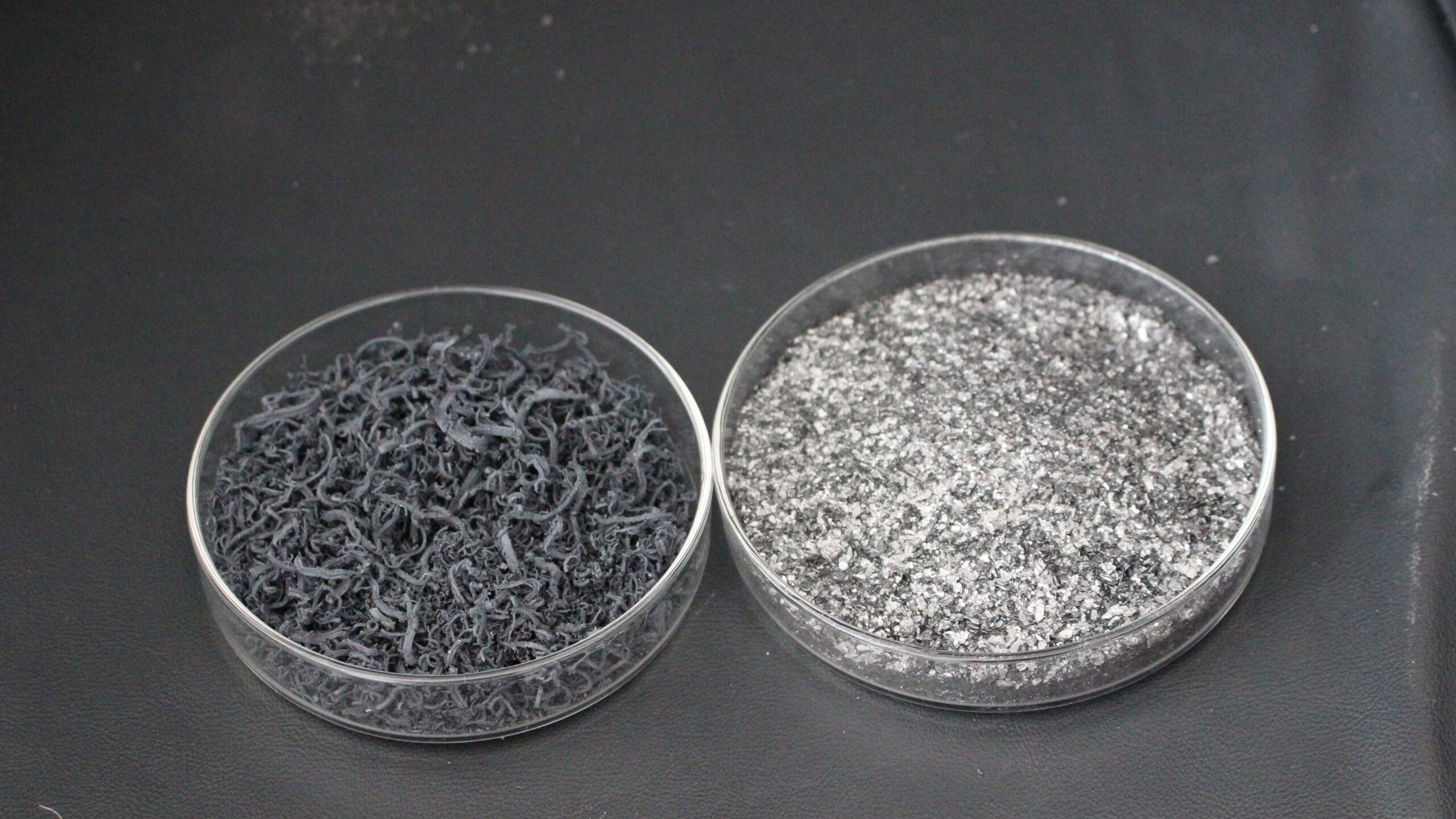 Comparison of expandable graphite before and after expansion